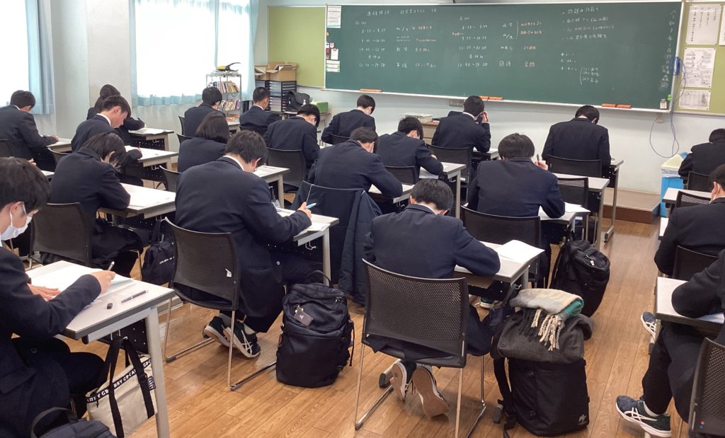 第2学年 進研模試「ベネッセ総合学力テスト・1月」の実施